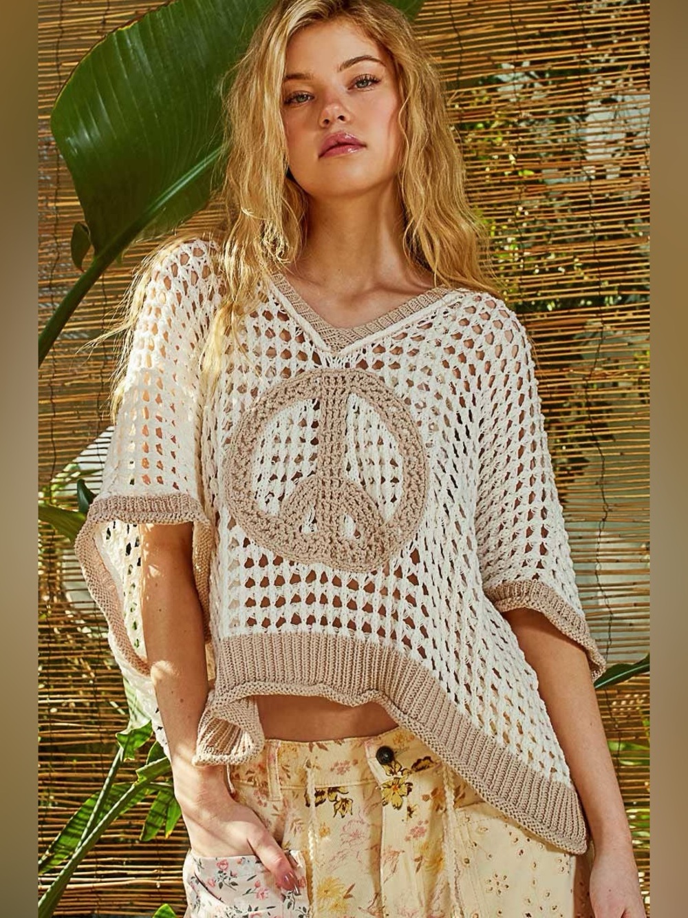 POL Clothing Oversize V Neck Short Sleeve Peace Sign Net Sweater Size L